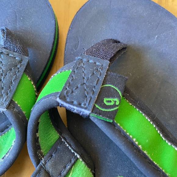 Gymboree toddler flip flops 9 - Picture 4 of 6